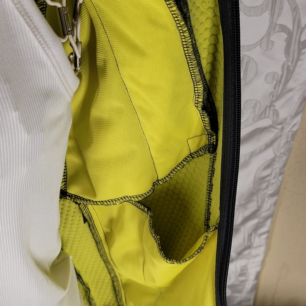Asics runner jacket - Picture 14 of 14